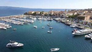 AJACCIO: NAPOLEONIC TRACES AND PICTURESQUE ATTRACTIONS