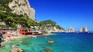 GUIDE FOR AN EXCLUSIVE  YACHT CHARTER IN CAPRI