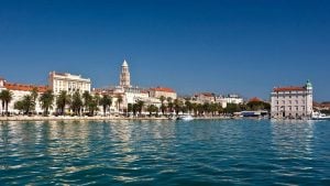 SPLIT: BEAUTIFUL SIGHTS AND LIVELY NIGHTLIFE