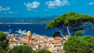 SAINT-TROPEZ YACHT CHARTER: LUXURY NEVER SLEEPS