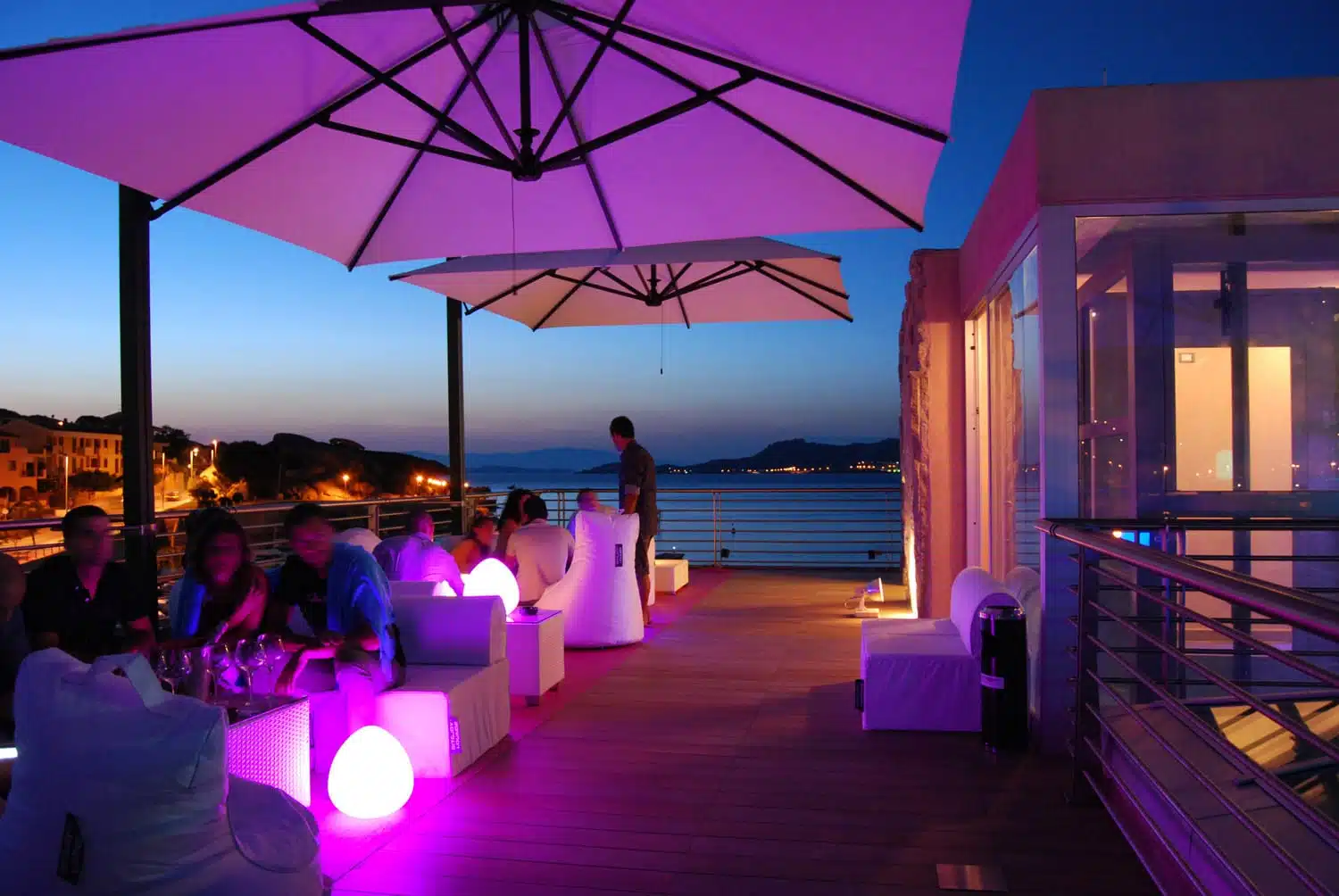 Costa Smeralda’s most exclusive clubs: recommendations for a memorable tour