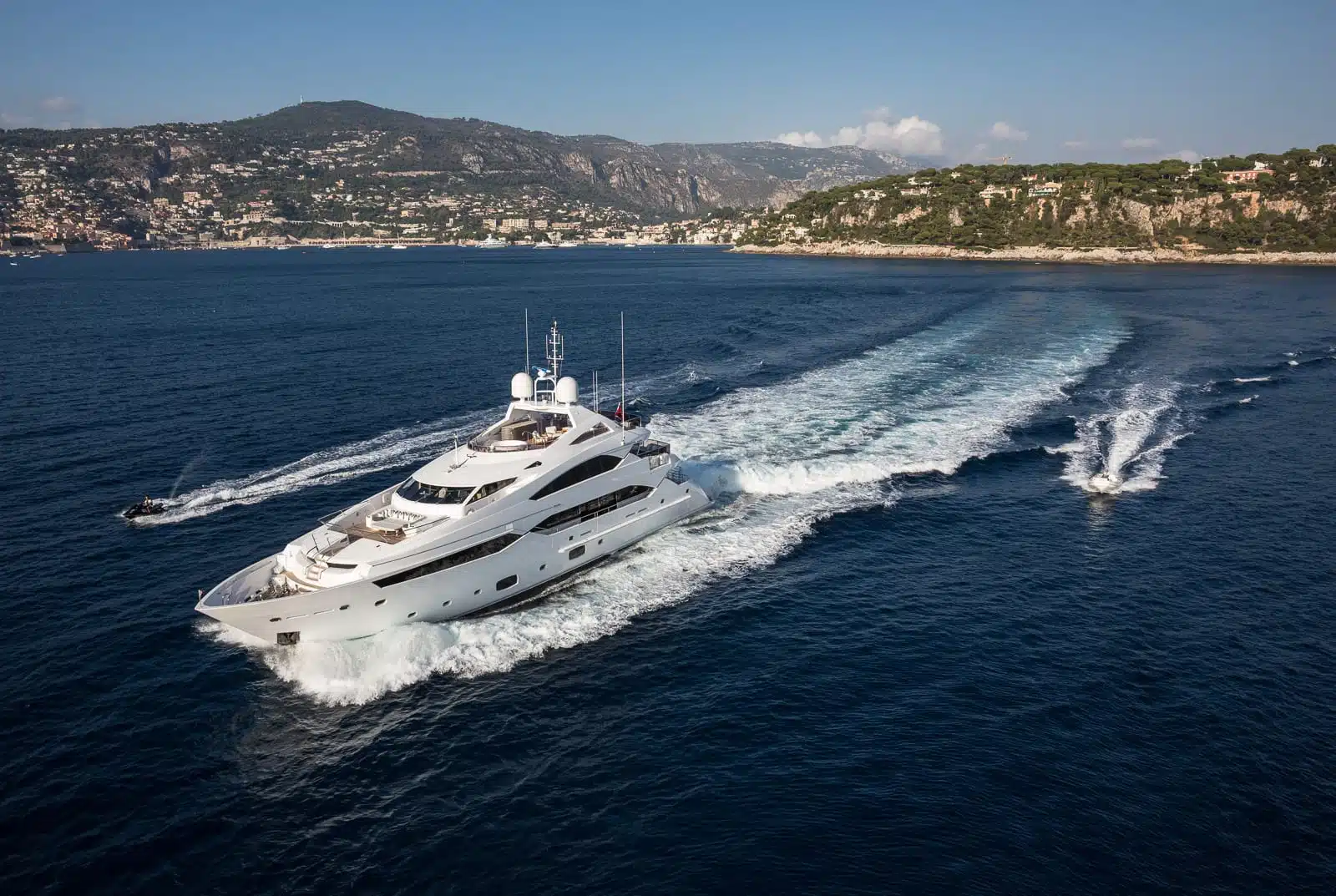 THUMPER Yacht For Charter