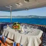 johnson-baby-yacht-01