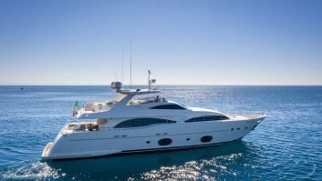 Due splendidi superyacht a motore per la tua crociera privata in Italia