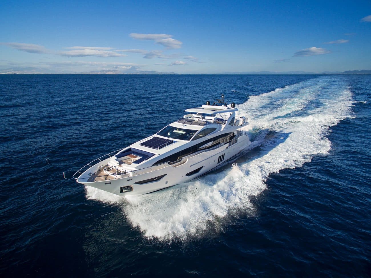 yacht charter prezzo