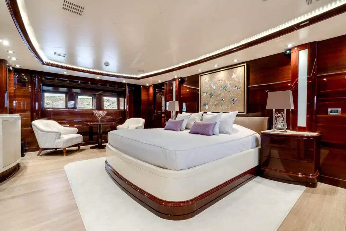 Top more than 155 vertigo yacht interior super hot