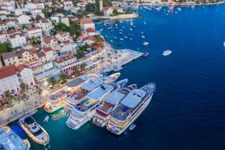 A Complete Yacht Charter Guide