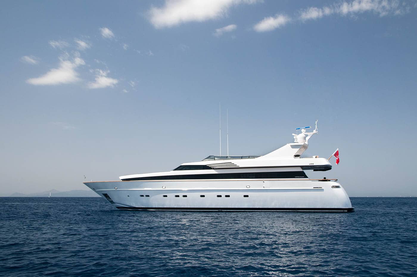 regina k yacht charter