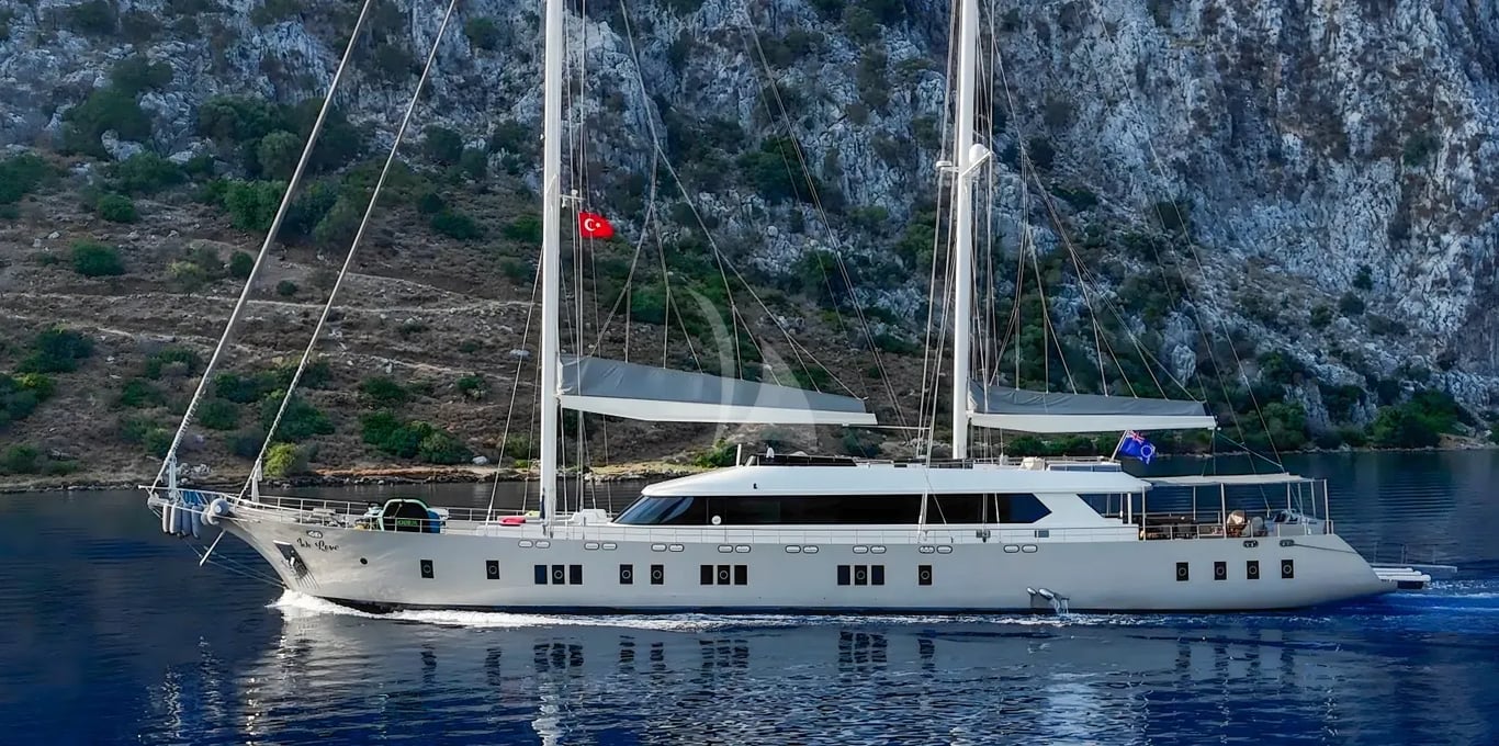 Twelve Islands Cruise: 7 Unmissable Stops by Private Yacht 7 De Love Yacht For Charter